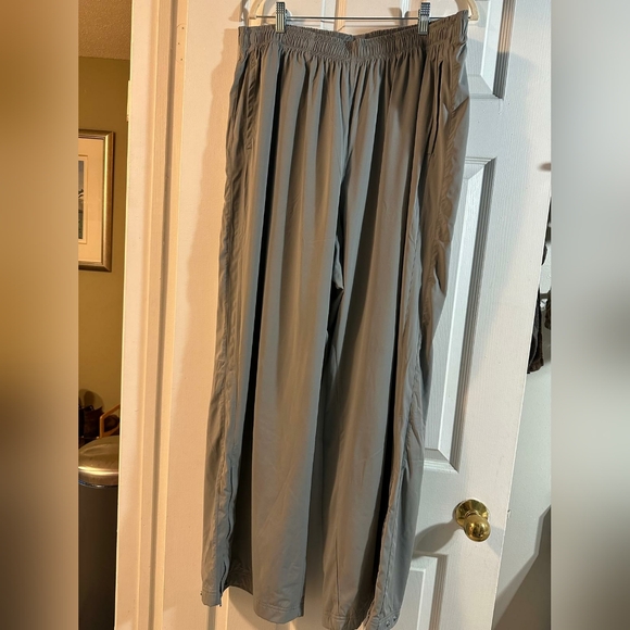 SKIMS track suit woven nylon in XL | pacific | jacket and pants - Picture 4 of 10